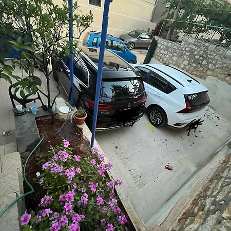 Dina House Affittacamere Himare